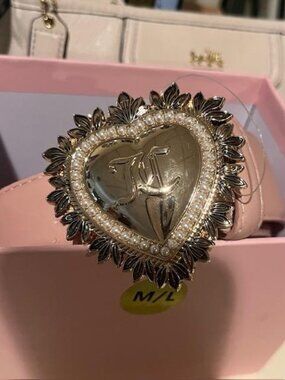 New in Box Juicy Couture Pink Belt with Decorative Gold Heart Buckle M/L